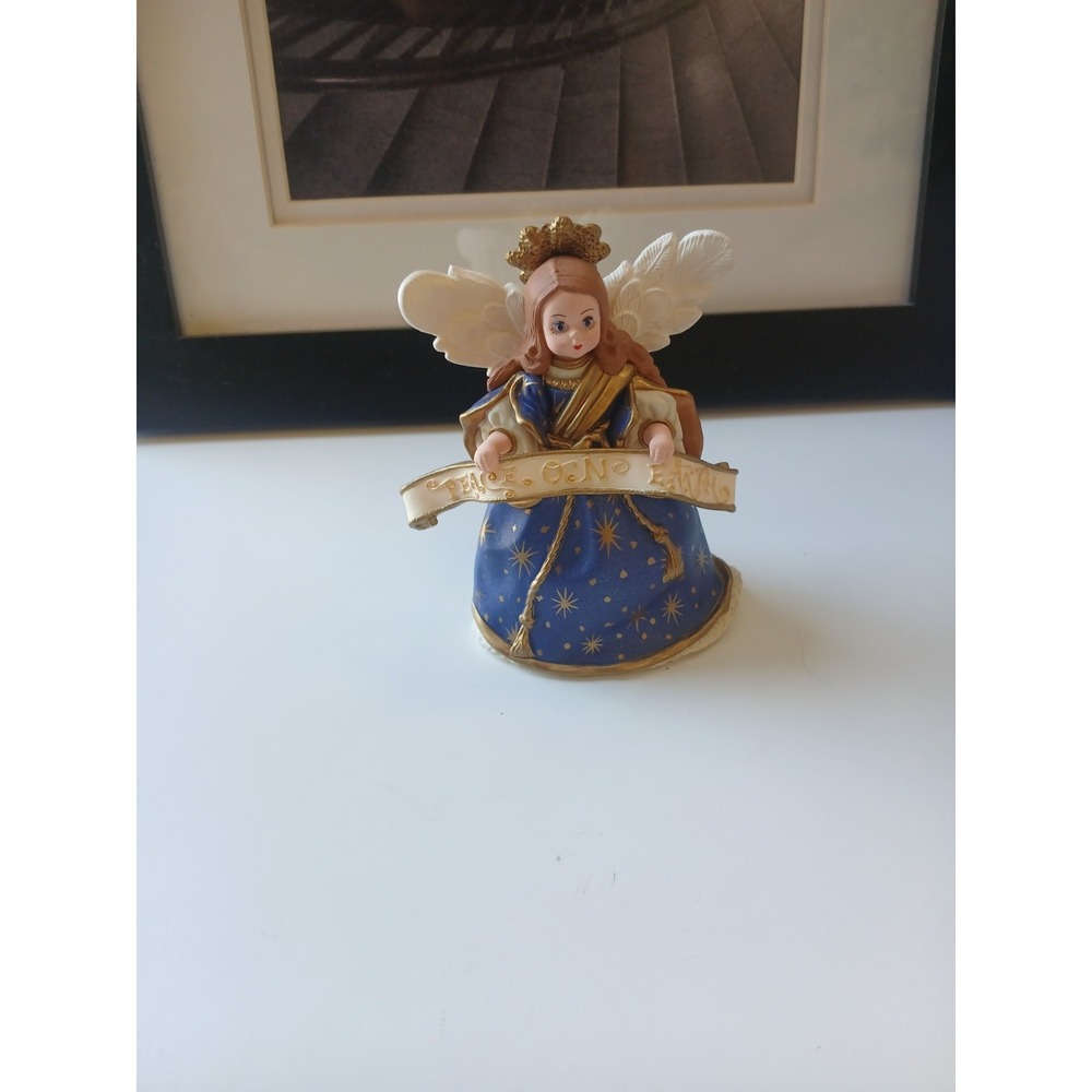 Madame Alexander Angel of the Nativity 1999 Hallmark Figurine Peace on Earth